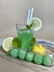 Limetka a máta - Třpytivá drinková bomba  - kopie