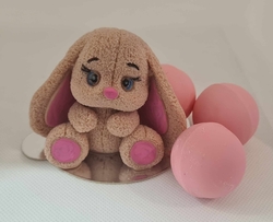 Čokoládová figurka  králíček růžový a koule
