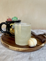 Zlatonka - Třpytivá drinková bomba