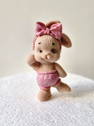 Čokoládová figurka zajíček s růžovou čelenkou a kalhotkách
